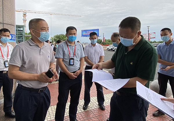 1630996413533335.jpg 省督查組檢查指導綿陽機場疫情防控工作.jpg