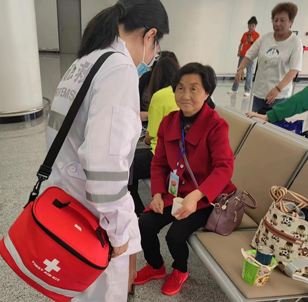 1682300898129082.png 醫(yī)療巡診保健康 健康出行體驗好.png